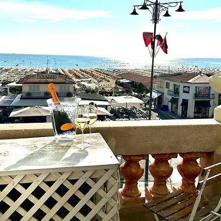 Vista Mare Апартаменты Виареджо